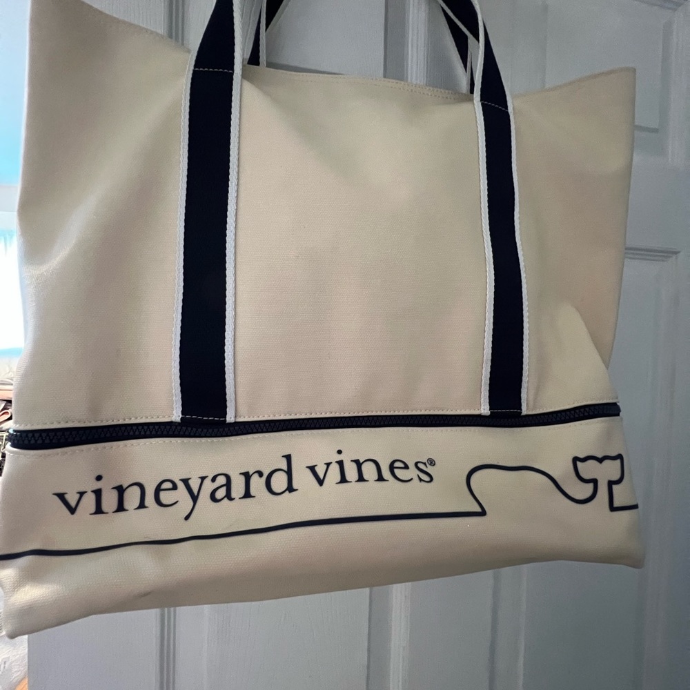 Vineyard vines beach bag cooler